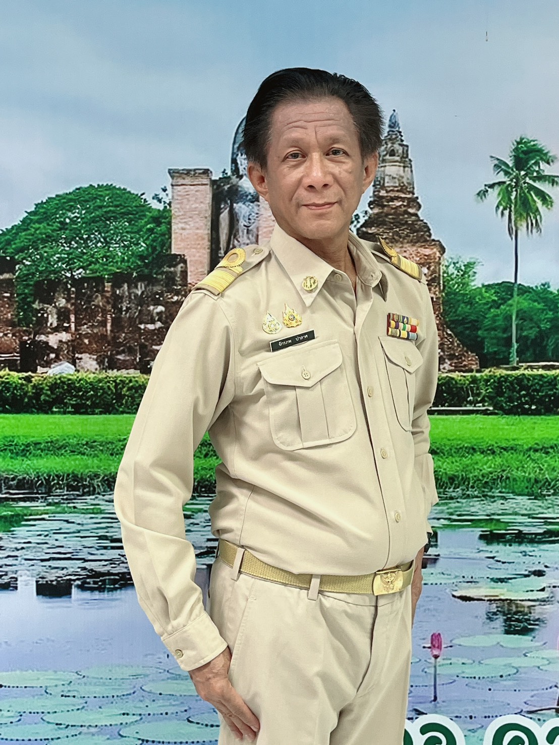 นายจักรภพ  ปาลาศ