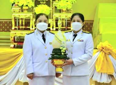 ร่วมพิธีเจริญพระพุทธมนต์และพิธีทำบุญตักบาตรถวายพระราชกุศลและพิธีวางพานพุ่มดอกไม้ถวายราชสักการะ ... พารามิเตอร์รูปภาพ 5