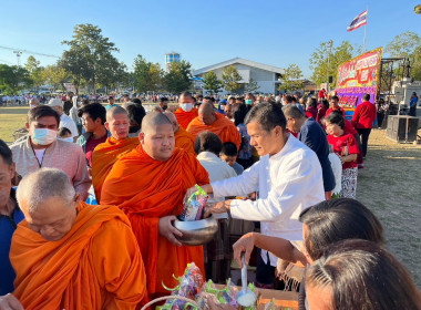 กิจกรรมทำบุญตักบาตร ข้าวสาร อาหารแห้ง พระสงฆ์ จำนวน 29 รูป ... พารามิเตอร์รูปภาพ 2