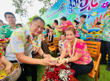 ร่วมกิจกรรม &quot;สืบสานประเพณีสงกรานต์&quot; จังหวัดสุโขทัย ประจำปี ... พารามิเตอร์รูปภาพ 5