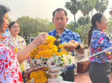 พิธีสรงน้ำพระบรมราชานุสาวรีย์พ่อขุนศรีอินทราทิตย์ ... พารามิเตอร์รูปภาพ 2